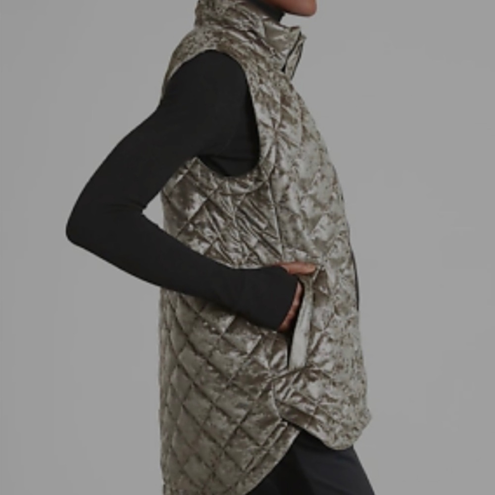 Athlete Whisper Featherless Vest - Excellent Condition